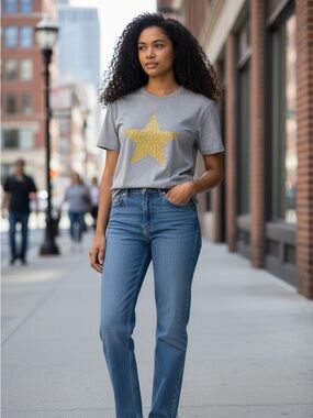 Romeo & Juliet Heather Grey T-shirt, size M.